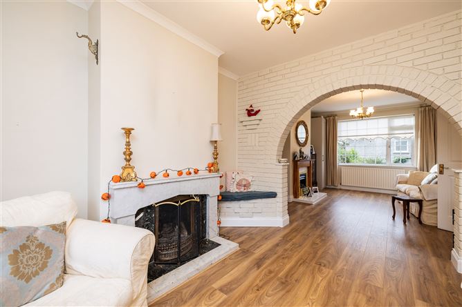 https://photos-a.propertyimages.ie/media/6/5/6/4886656/8d4b9002-34a0-468f-b531-065935461cd8_l.jpg