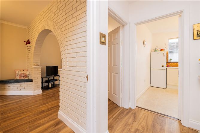 https://photos-a.propertyimages.ie/media/6/5/6/4886656/8d4b9002-34a0-468f-b531-065935461cd8_l.jpg