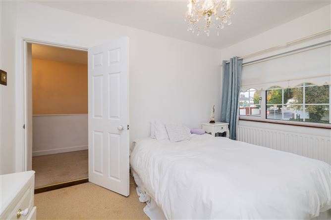 https://photos-a.propertyimages.ie/media/6/5/6/4886656/8d4b9002-34a0-468f-b531-065935461cd8_l.jpg