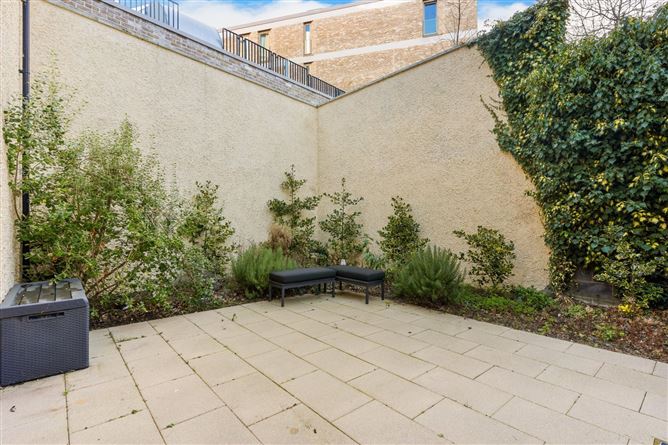 https://photos-a.propertyimages.ie/media/6/5/6/4913656/90a592cd-1353-46fa-aa31-2c8eebd51dd0_l.jpg