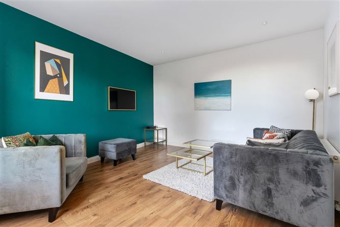 https://photos-a.propertyimages.ie/media/6/5/6/4913656/90a592cd-1353-46fa-aa31-2c8eebd51dd0_l.jpg