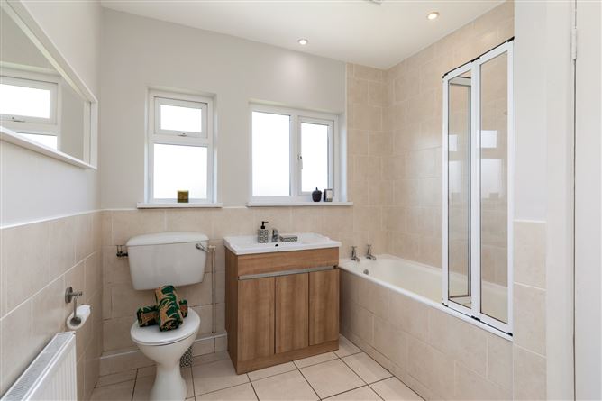 39 St Aidan's Drive, Goatstown, Dublin 14