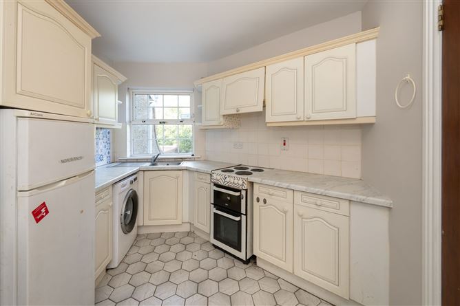 17 Melbourne Court, Model Farm Road, Cork