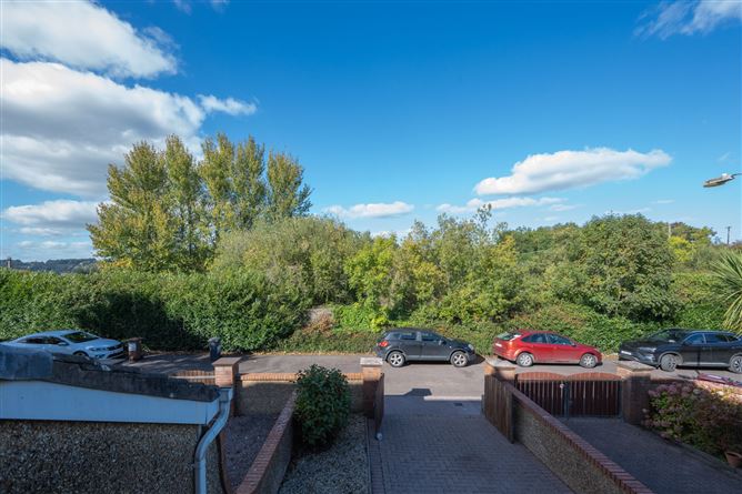 17 Melbourne Court, Model Farm Road, Cork