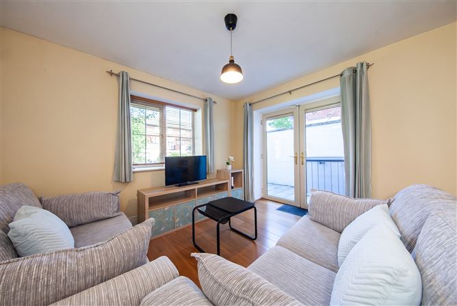 https://photos-a.propertyimages.ie/media/6/5/6/5024656/1399f89a-8307-413d-9e41-dc8a180ed12b_l.jpg