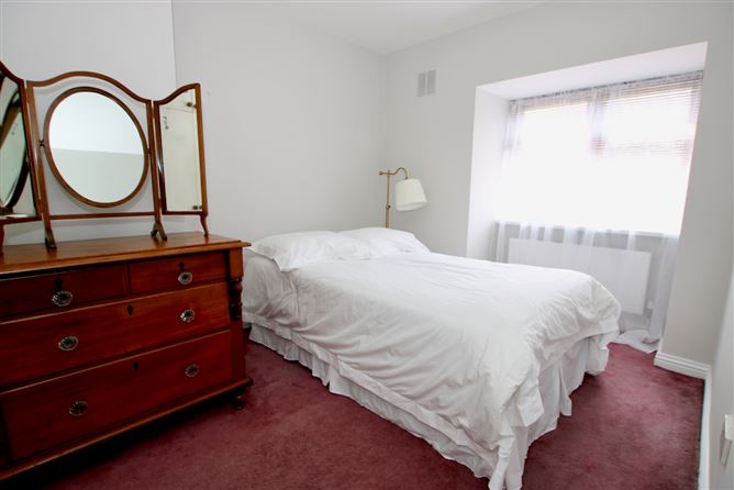 82 Bloomfield Drive, Athlone, Co. Westmeath