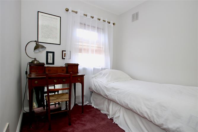 82 Bloomfield Drive, Athlone, Co. Westmeath