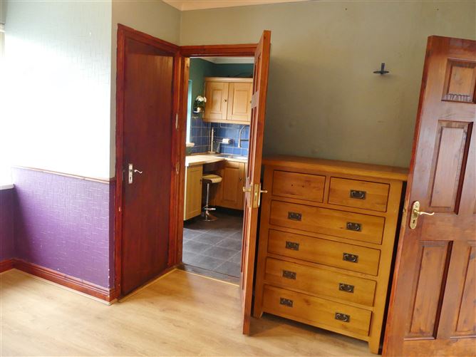 135, Glenview Park, Tallaght, Dublin 24