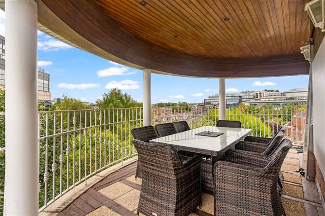 Sweepstakes Penthouse, Ballsbridge, Dublin 4