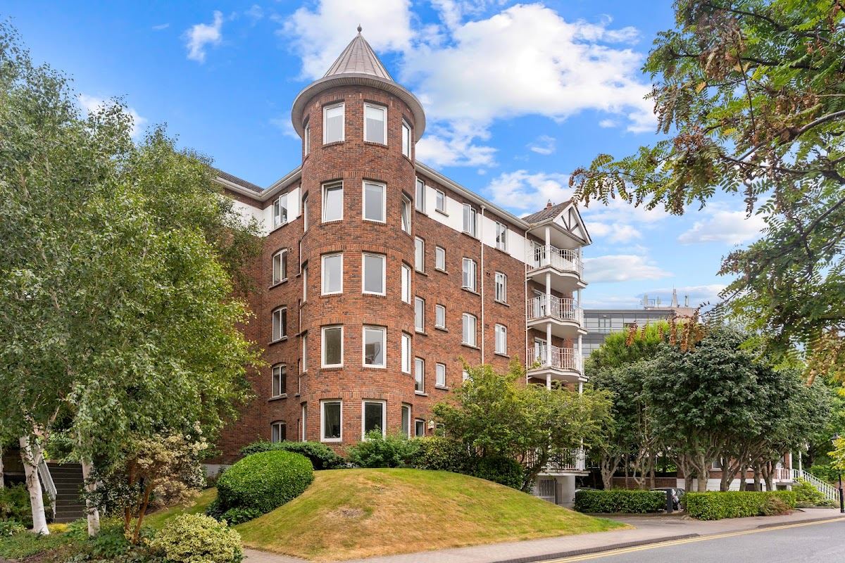Photo 1 of 18 — Sweepstakes Penthouse, Ballsbridge, Dublin 4