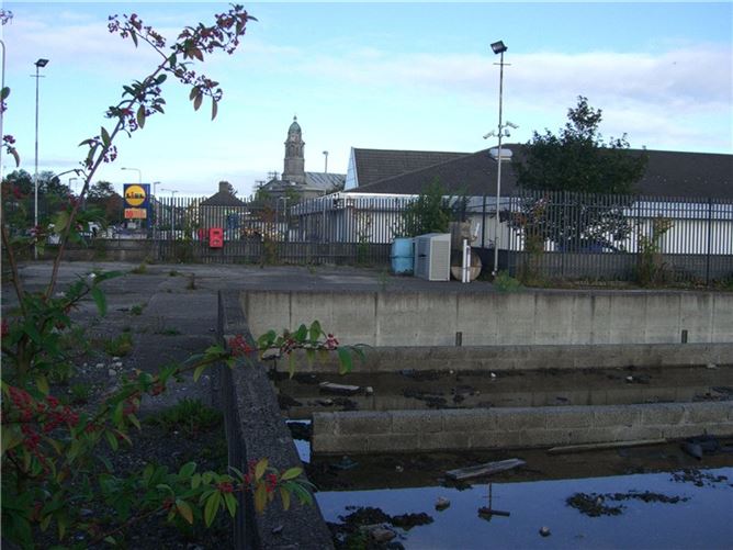 Maxol Yard., Dublin Road, Longford Town., Post Code Next Door