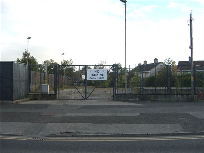 Maxol Yard., Dublin Road, Longford Town., Post Code Next Door