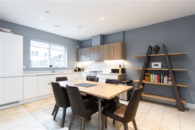 8 Larkfield Walk, Clay Farm, Leopardstown, Dublin 18