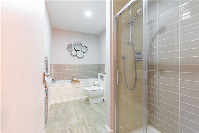 8 Larkfield Walk, Clay Farm, Leopardstown, Dublin 18