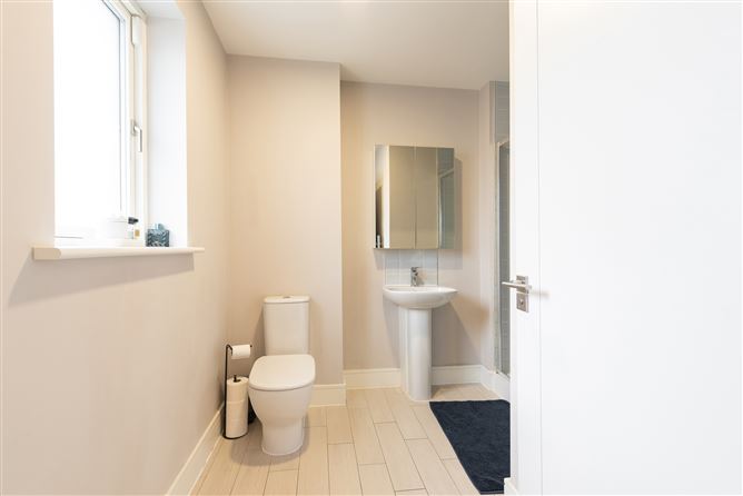 8 Larkfield Walk, Clay Farm, Leopardstown, Dublin 18
