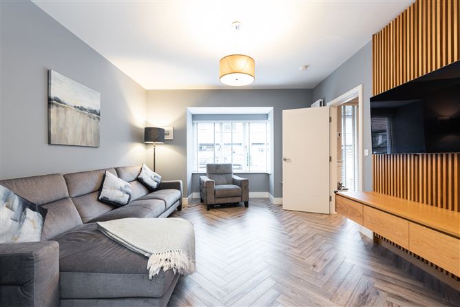 8 Larkfield Walk, Clay Farm, Leopardstown, Dublin 18