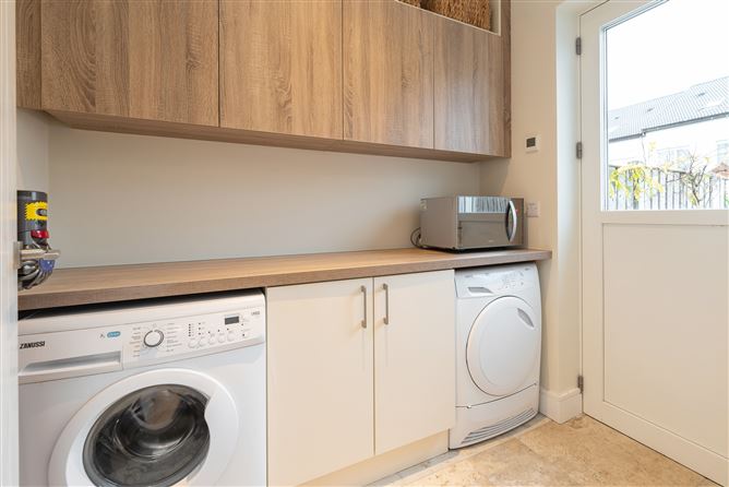 8 Larkfield Walk, Clay Farm, Leopardstown, Dublin 18