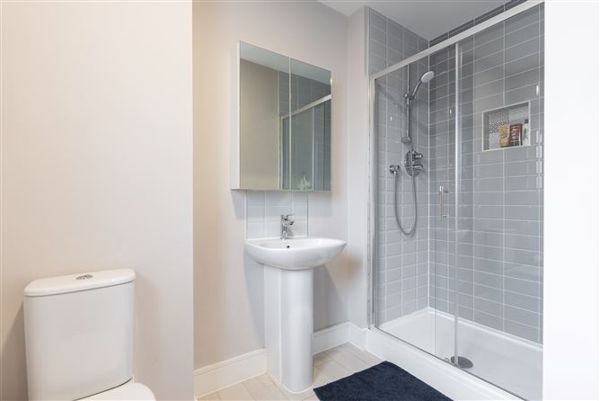8 Larkfield Walk, Clay Farm, Leopardstown, Dublin 18