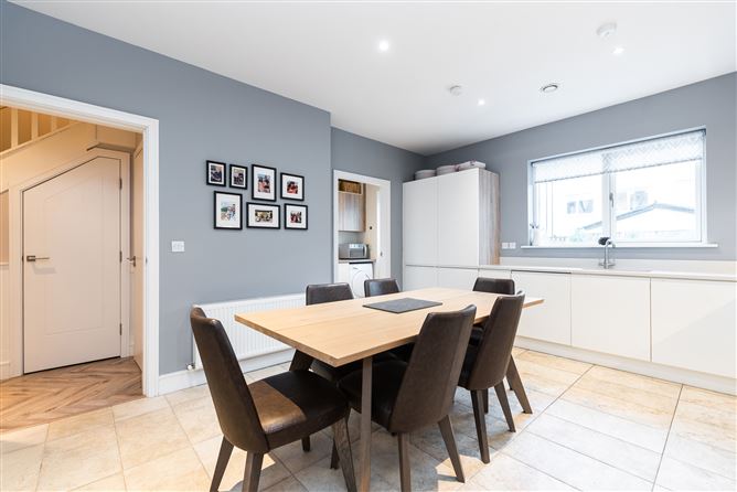 8 Larkfield Walk, Clay Farm, Leopardstown, Dublin 18