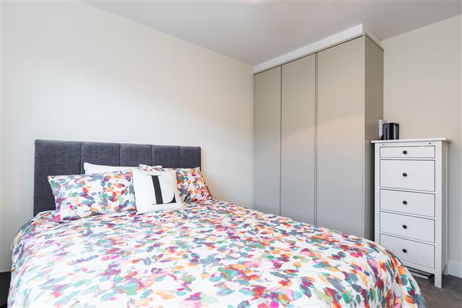 8 Larkfield Walk, Clay Farm, Leopardstown, Dublin 18