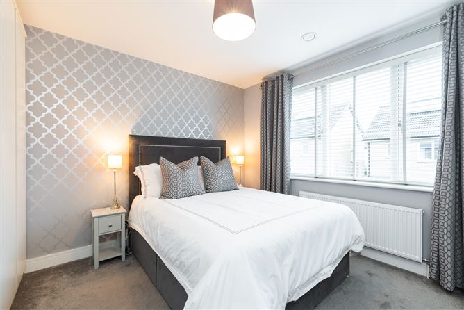 8 Larkfield Walk, Clay Farm, Leopardstown, Dublin 18