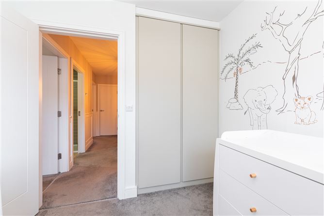 8 Larkfield Walk, Clay Farm, Leopardstown, Dublin 18
