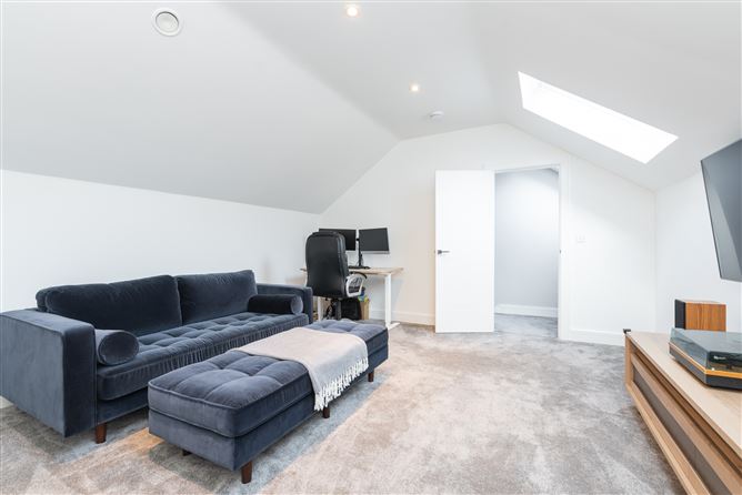 8 Larkfield Walk, Clay Farm, Leopardstown, Dublin 18
