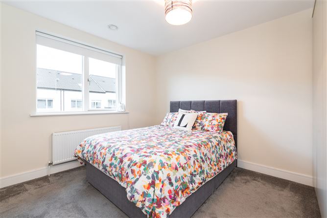 8 Larkfield Walk, Clay Farm, Leopardstown, Dublin 18