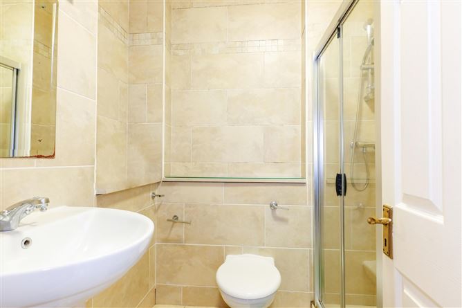 19 Lios Ealtan, Salthill Road Lower, Galway