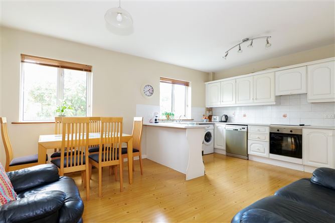 19 Lios Ealtan, Salthill Road Lower, Galway