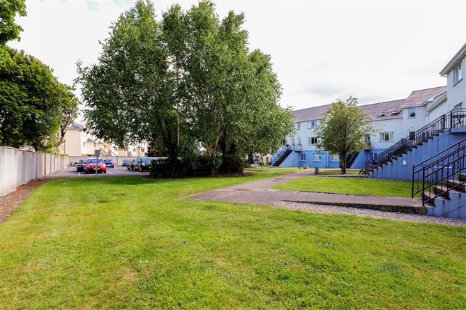 19 Lios Ealtan, Salthill Road Lower, Galway