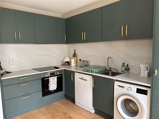 https://photos-a.propertyimages.ie/media/6/5/9/5026956/00a7d643-8ed1-49f3-a4d5-511482e6eb8f_l.jpg