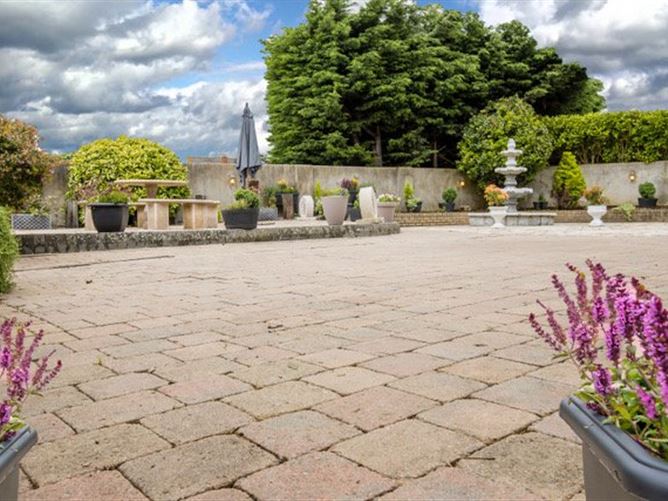 Elburn House, 28 Knocklyon Heights, Knocklyon, Dublin 16