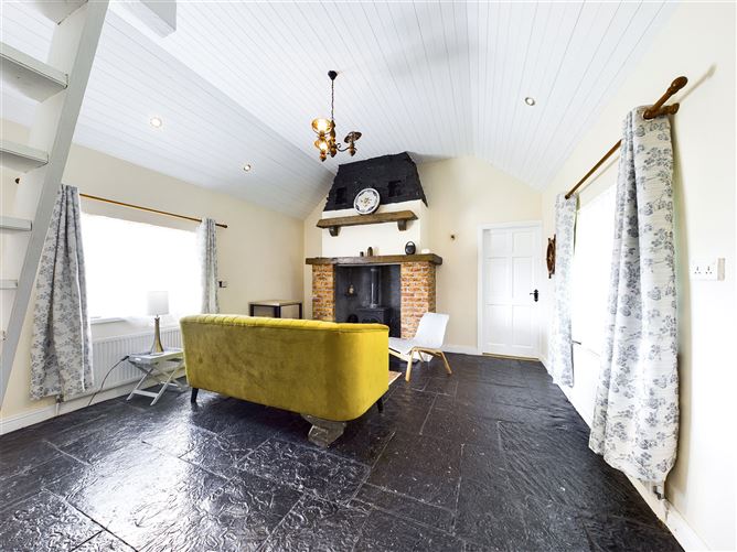 Pier Cottage, Crovraghan, Kildysart, Co. Clare