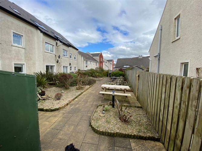 3 Waverley Court, Shore Road, Strandhill, Sligo