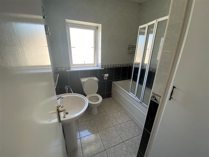 3 Waverley Court, Shore Road, Strandhill, Sligo