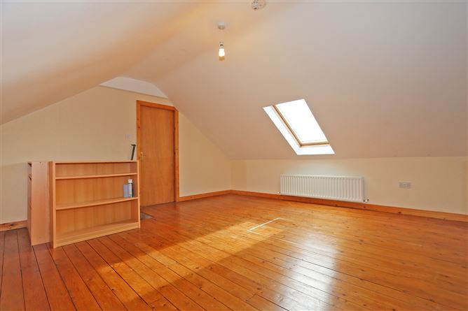 Lough Garr House, Dromore, Ruan, Ennis, Co. Clare