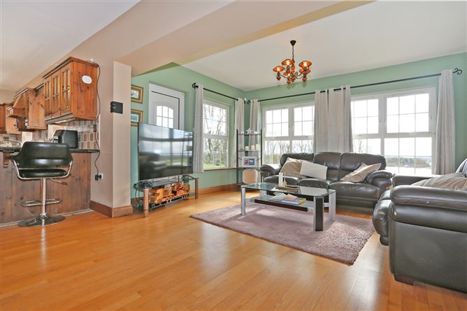 Lough Garr House, Dromore, Ruan, Ennis, Co. Clare