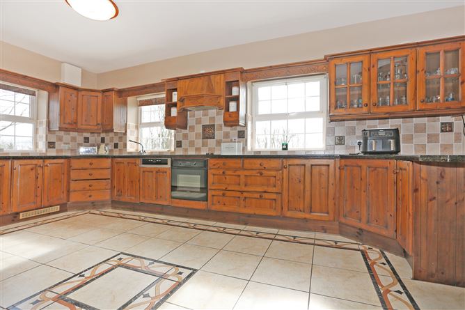 Lough Garr House, Dromore, Ruan, Ennis, Co. Clare