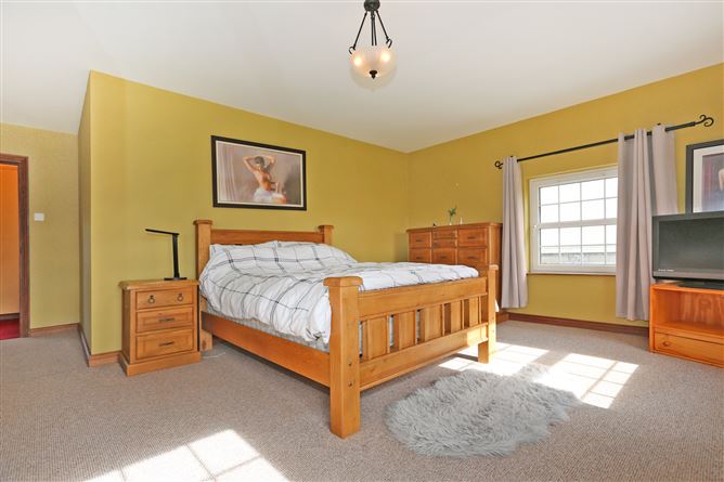 Lough Garr House, Dromore, Ruan, Ennis, Co. Clare