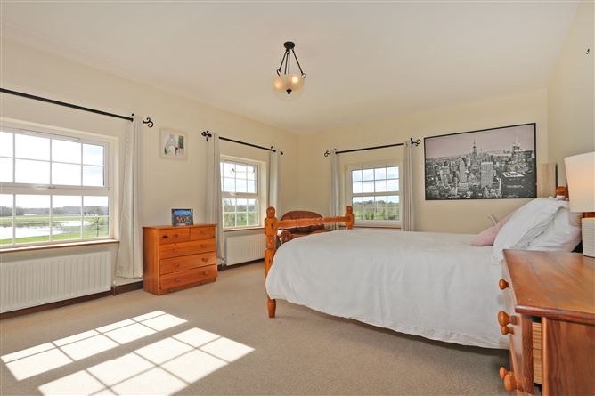 Lough Garr House, Dromore, Ruan, Ennis, Co. Clare