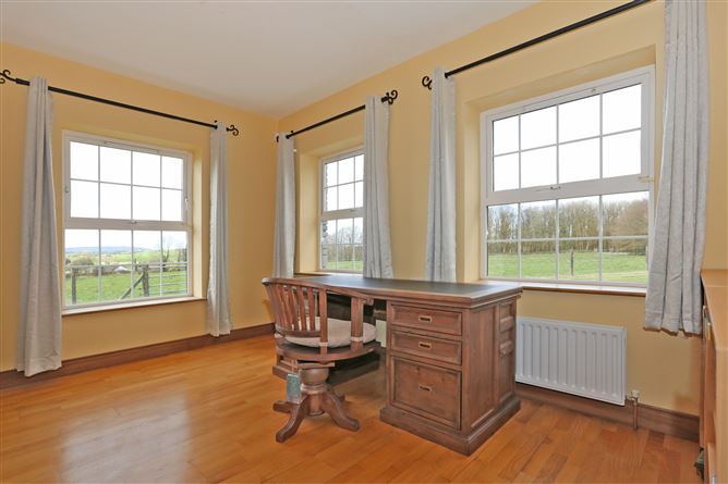 Lough Garr House, Dromore, Ruan, Ennis, Co. Clare