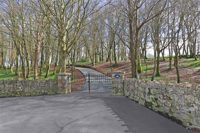 Lough Garr House, Dromore, Ruan, Ennis, Co. Clare