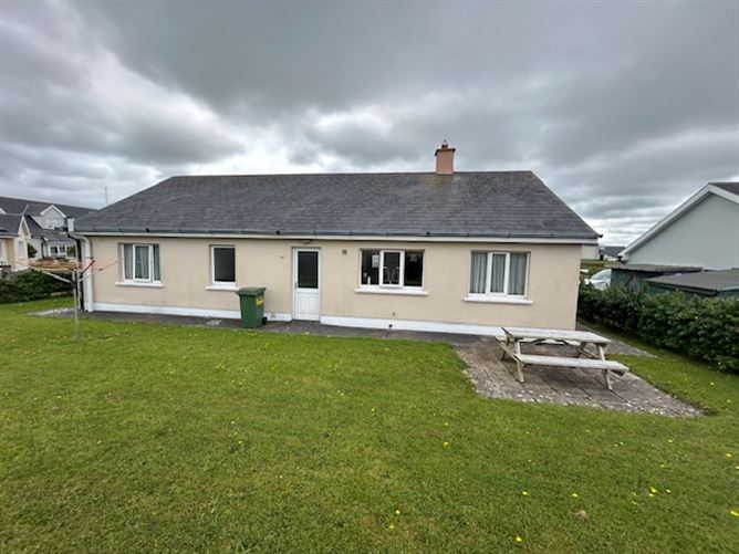 37 West Park, Spanish Point, Clare