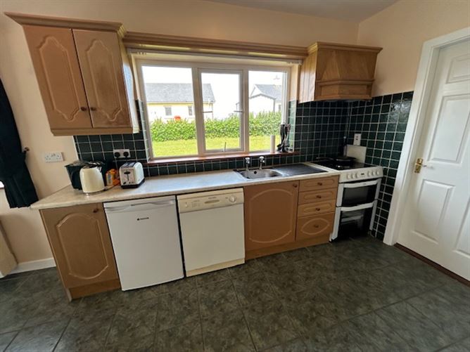 37 West Park, Spanish Point, Clare