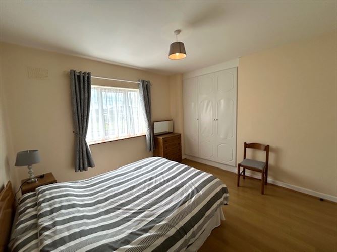 37 West Park, Spanish Point, Clare