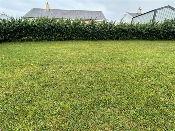 37 West Park, Spanish Point, Clare