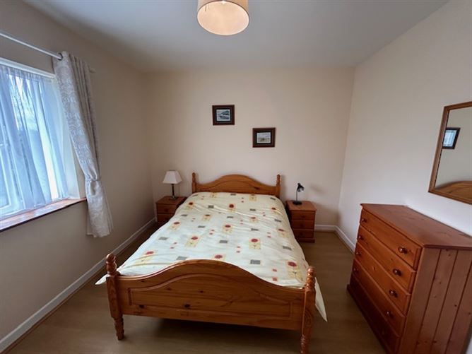37 West Park, Spanish Point, Clare