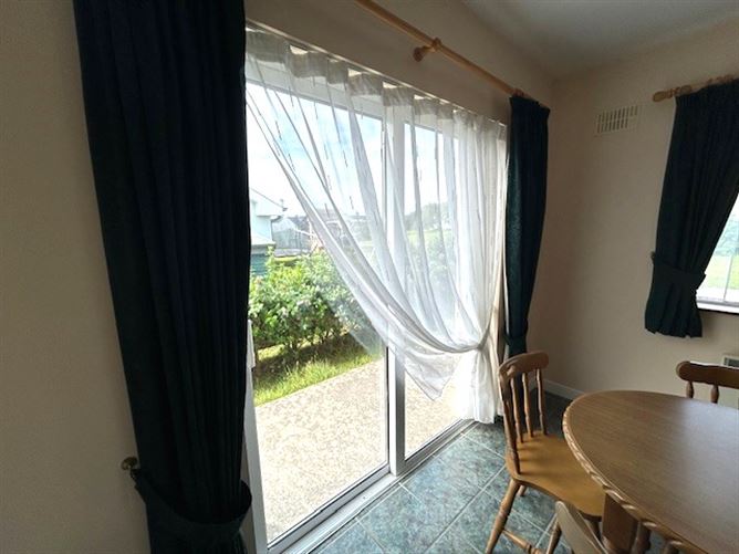 37 West Park, Spanish Point, Clare