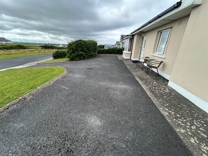 37 West Park, Spanish Point, Clare